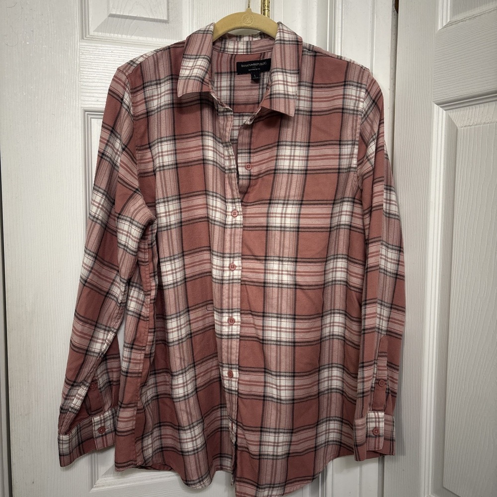 Banana Republic Womens Flannel Shirt Boyfriend Fit Sz L Rose Plaid LS Button Up